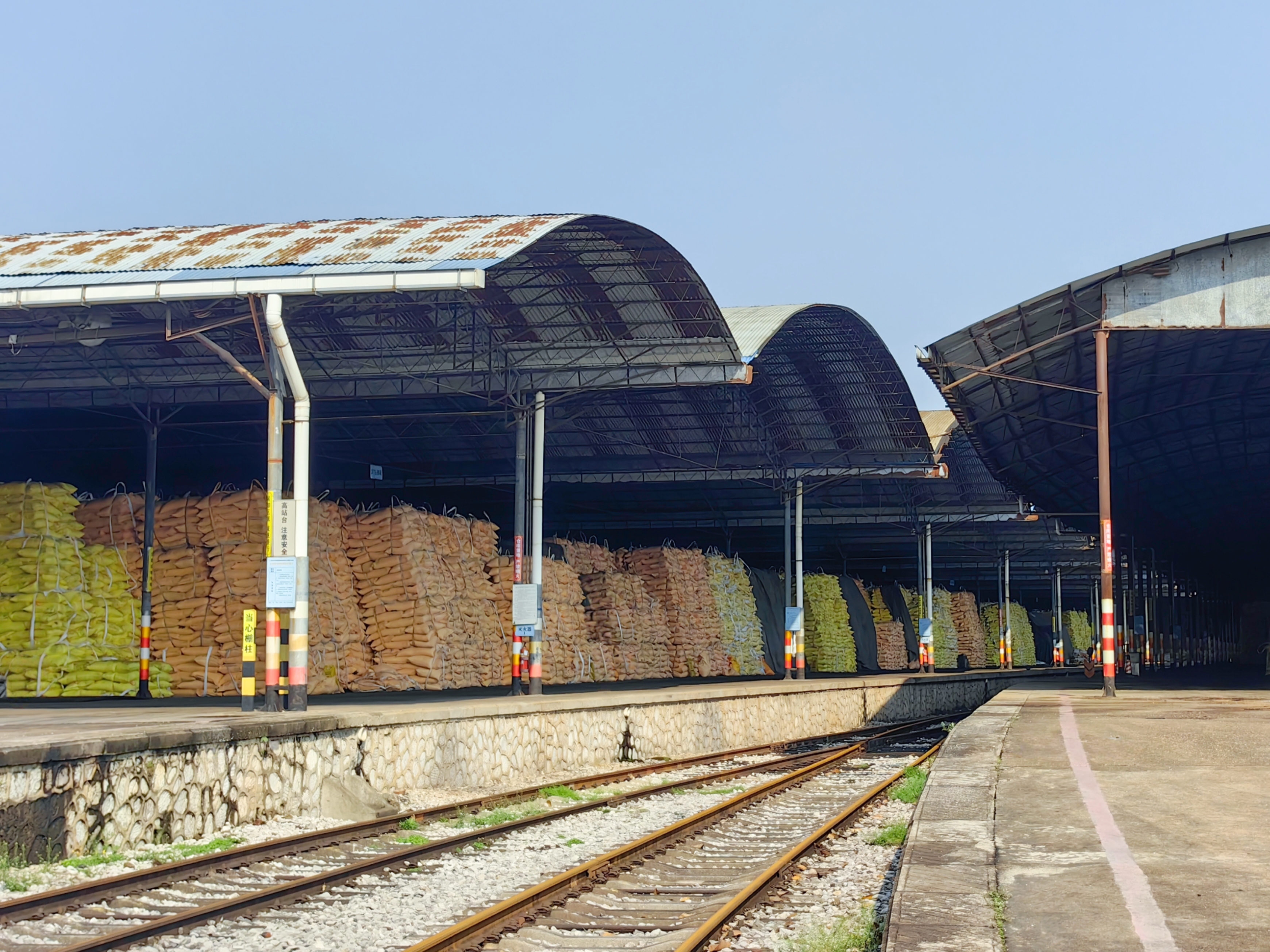 奮戰(zhàn)三季度 | 石化柳州公司：倉(cāng)儲(chǔ)庫(kù)存雙增破局市場(chǎng)，服務(wù)升級(jí)引客共贏(yíng)